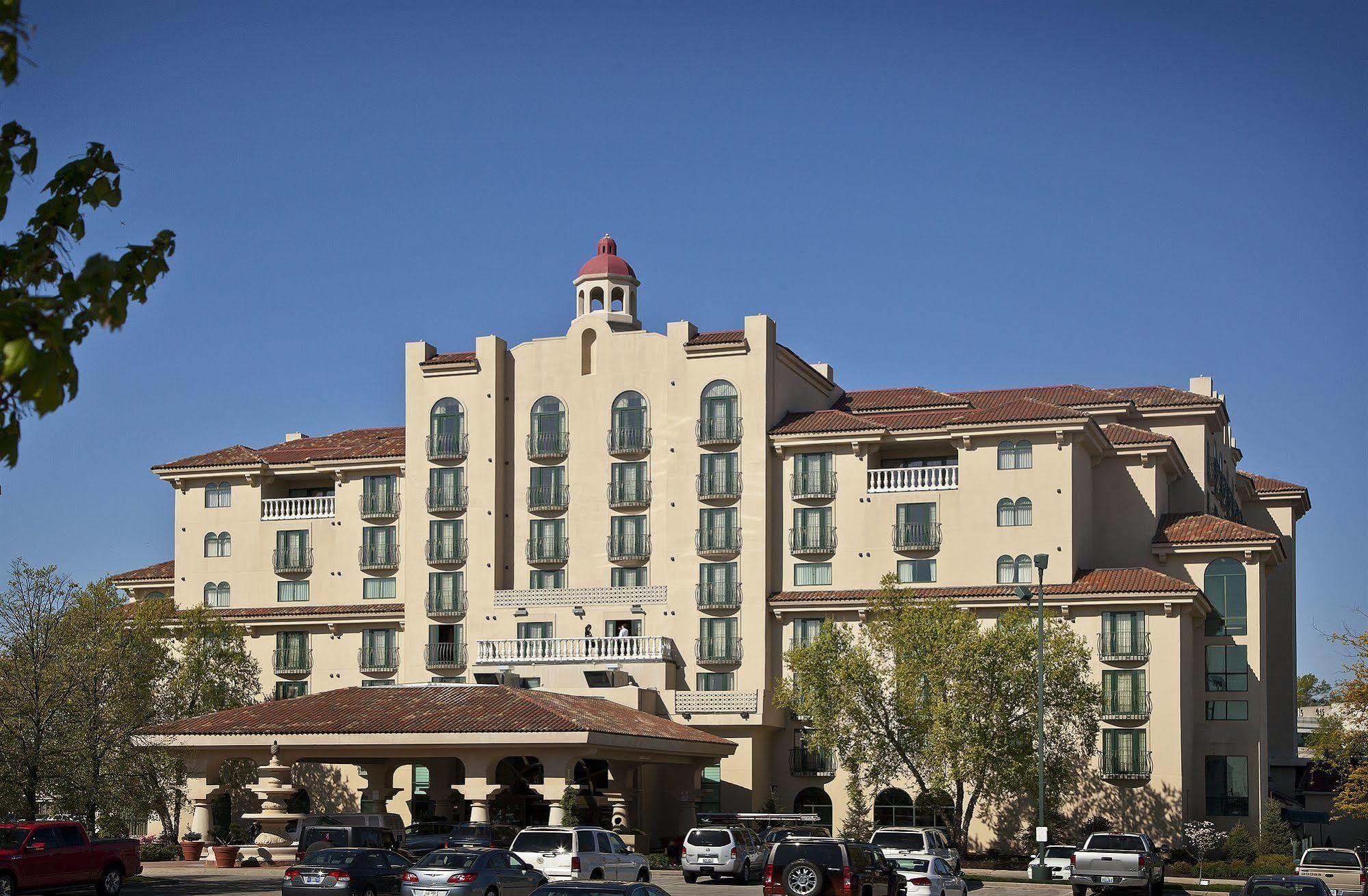 Embassy Suites By Hilton Indianapolis North Exterior photo